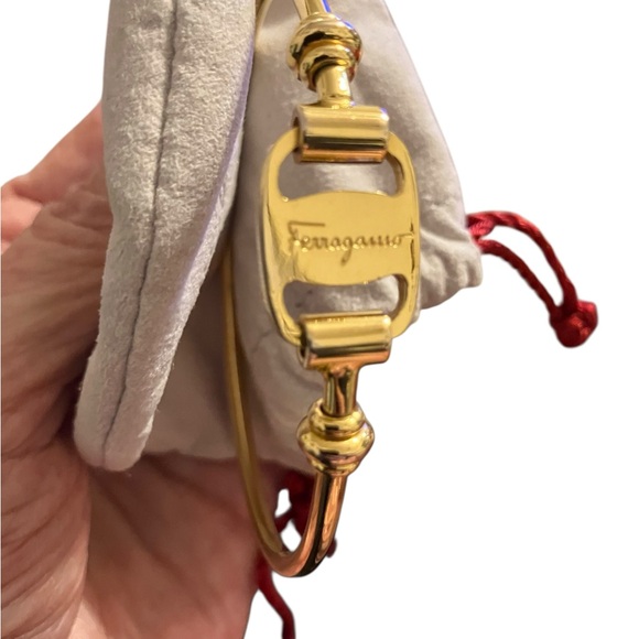Salvatore Ferragamo Gancini Gold Tone Bracelet. All Inclusion. - Picture 3 of 5
